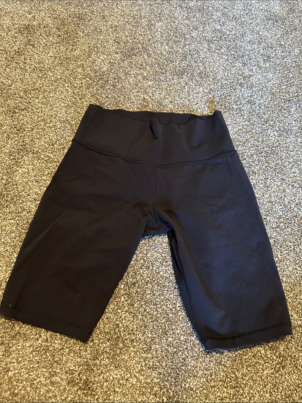 Lululemon Black High-Rise Bike Shorts - Picture 4 of 5